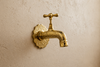 Goud kraan vintage