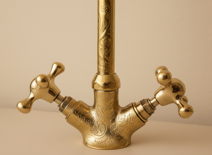 Handgegraveerde Messing kraan