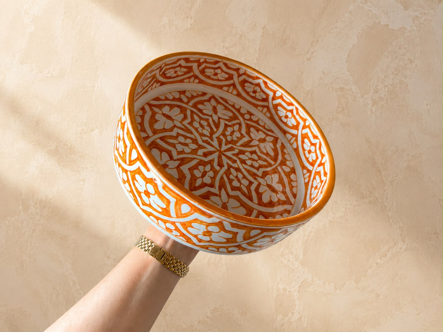 Handgemaakte Marokkaanse saladeschaal Oker Bloemarabesk 24 cm